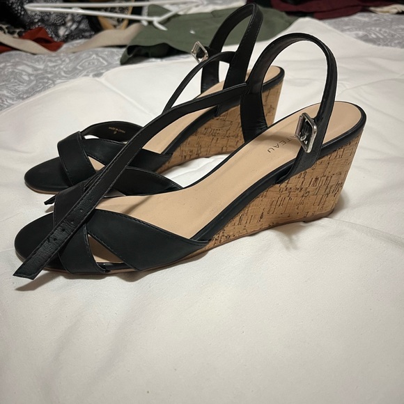 Black wedge Le Chateau sandal - Picture 1 of 7